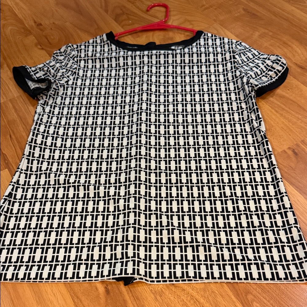 Anne Klein Black and cream Patterned Top